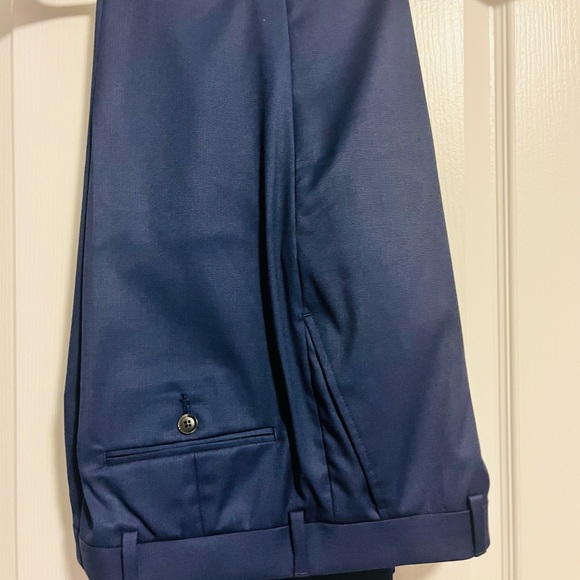Blue J. Ferrar Suit 38R jacket and 32x32 slacks - Picture 7 of 9